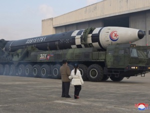 Kim Dzong Un po raz pierwszy pokazał swoją córkę. Świat obiegły zdjęcia