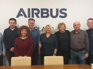 „Będą podwyżki i nie tylko!” Podpisano porozumienie w Airbus Poland
