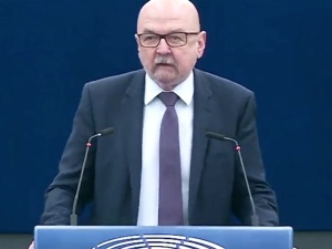 Prof. Legutko ostro w PE: Mówcie, co chcecie, ale to nie jest demokracja