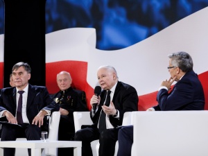 [najnowszy sondaż] Poparcie dla PiS w górę, traci KO i Polska 2050