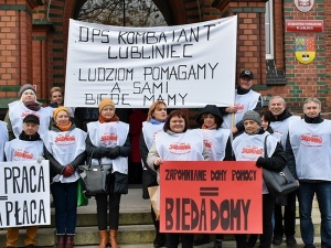Petycja pracowników DPS Kombatant. „Ludziom pomagamy, a sami biedę mamy”