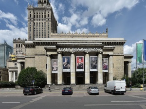 Nowa dyrektor Teatru Dramatycznego zamówiła rzeźbę waginy i obiecała „feministyczną transformację”. Dziś „transformacja” dobiegła końca