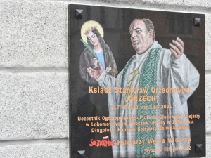 Święto Kolejarzy. We Wrocławiu odsłonięto tablicę poświęconą śp. ks. Orzechowskiemu