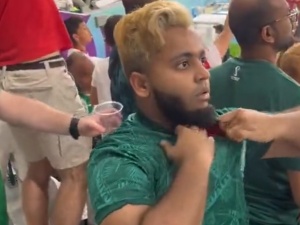 Tego jeszcze nie widzieliście. Kibic Arabii Saudyjskiej zdjął koszulkę, a pod spodem... [VIDEO]