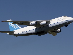 Ukraińskie media: dziewięć lotów rosyjskich transportowców An-124 z Chin do Rosji w ciągu tygodnia; mogą przewozić ładunki wojskowe