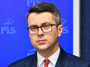 Niemcy. Sprzedaż skradzionej z Polski akwareli Kandinskiego. Rzecznik rządu zapowiada reakcję