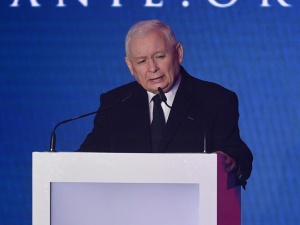 Prezes PiS ma zapłacić Sikorskiemu 700 tys. zł. Prawnik Kaczyńskiego zabrał głos