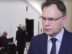 „Nie chodzi tu tylko o kwestię polityczną, ale o godność Polski”. Wiceminister Mularczyk o reparacjach 