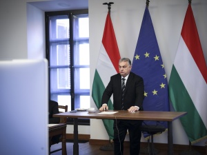 „Jeśli lodołamacz «Magyarország» wyrąbie kanał wodny w brukselskim polu lodowym, Polska może skorzystać”