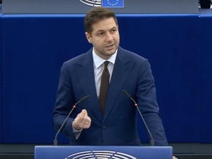 „Tak bardzo szukaliście łamania praworządności w Polsce, że nie zauważyliście reklamówek z Kataru” [WIDEO]