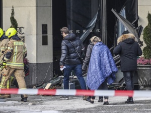 W Berlinie pękło gigantyczne akwarium. Panika. Szokujące nagrania [WIDEO]
