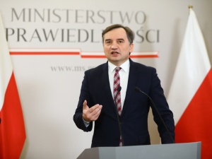 To wielki sukces i wielka rzecz dla setek tysięcy Polaków. W życie wchodzą przepisy antylichwiarskie