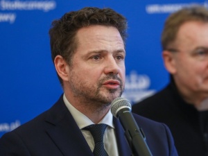Śmiertelny wypadek w Warszawie. Trzaskowski: Za ten fragment chodnika nie odpowiada miasto