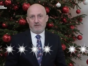 Świąteczne życzenia z „ośmioma gwiazdkami”. Neumann publikuje żenujące nagranie