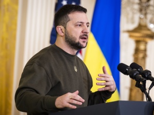 Prezydent Zełenski: Wierzymy, że łzy zostaną zastąpione radością, po rozpaczy przyjdzie nadzieja, a życie pokona śmierć