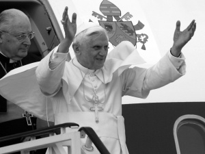 Papież Franciszek: Czujemy wdzięczność wobec Boga, że podarował Benedykta XVI Kościołowi i światu