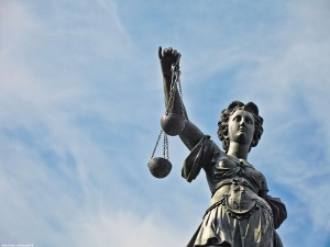 Kraków: Wniesiono akt oskarżenia przeciw prokuratorowi wojskowemu w czasach PRL