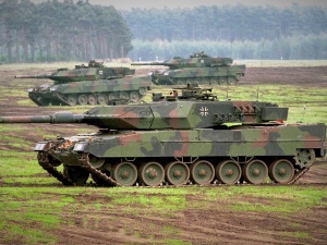 Politico: Niemcy nie chcą wysłać Leopardów na Ukrainę, ale rośnie presja Polski i Francji
