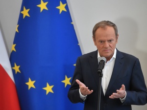 „Klasyczny przykład cynicznej hipokryzji i obłudy”. Wiceszef MSWiA dosadnie o słowach Tuska