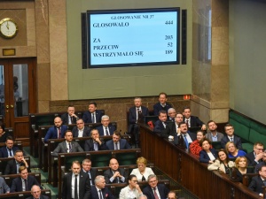 Solidarna Polska przeciw, dwóch posłów PiS przeciw. Tak głosowali parlamentarzyści ws. ustawy o SN