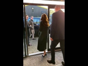 Trzęsienie ziemi w Pałacu Buckingham. Tak książę William i Kate Middleton potraktowali dziennikarzy [WIDEO]