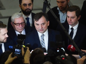 Sejm przyjął nowelizację ustawy o SN. Zbigniew Ziobro nie przebiera w słowach