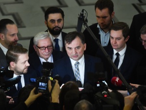 To podważa konstytucyjne uprawnienia prezydenta. Zbigniew Ziobro napisał do Andrzeja Dudy