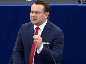 Nie pozwolimy, żeby Polska była opluwana przez łapówkarzy z Brukseli. Mocne wystąpienie Tarczyńskiego w PE [WIDEO]