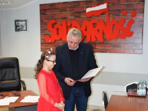 „Solidarni z Ukrainą”. Prezydium ZR Podlaskiego przyznało stypendium dla Marysi