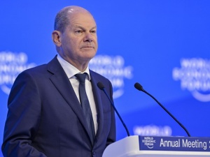„Scholz znów się ośmiesza. To jest co najmniej niepoważne”