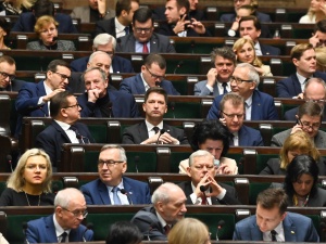 [najnowszy sondaż] Złe wieści dla opozycji. Rośnie przewaga PiS nad resztą stawki