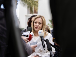 Politico: EKR rośnie. EPP, chcąc utrzymać władzę w UE, szuka poparcia Meloni