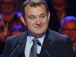 Kompromitacja senatora opozycji. Podał dane z okresu rządów PO jako przykład niskich zarobków w Polsce