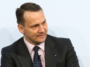 Fala krytyki wobec Radosława Sikorskiego. Były szef MSZ straszy