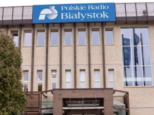 Dziennikarz prowadził audycję radiową, mając 2,5 promila alkoholu. Stacja zabiera głos