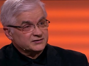 Cimoszewicz uważa, że Polacy powinni pracować dłużej. „Duża część społeczeństwa nie ma pojęcia o finansach państwa”