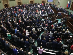 Rośnie poparcie dla Zjednoczonej Prawicy [SONDAŻ] 