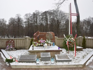 „Ciągle mamy nadzieję, że uda się ustalić sprawców”. Dziś mija 34. rocznica śmierci ks. Stanisława Suchowolca