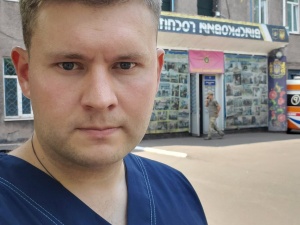 Chirurg wojskowy z Azowstalu przetrwał dzięki wierze: Będę ratować życie każdego, nawet jeśli jest to wróg