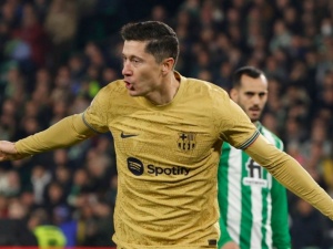 Legenda reprezentacji Polski mocno o Lewandowskim. Obraża się za to, że ktoś na niego nie gra
