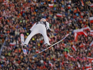 Fenomenalny konkurs w Willingen! Polak na podium