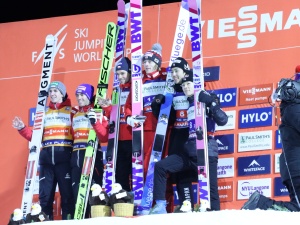 Dawid Kubacki wygrywa kwalifikacje w Lake Placid. Sześciu Polaków w konkursie 