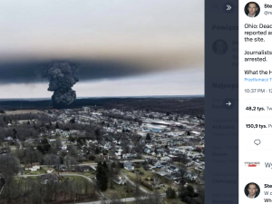 [FOTO & WIDEO] „Co się do cholery dzieje?” Szokujące skutki katastrofy pociągu w Ohio