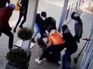 Polscy turyści ciężko pobici w Budapeszcie. Węgierska prasa pisze o Antifie