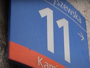 Przejmowanie kamienic na kuratora. Nowa odsłona dzikiej reprywatyzacji w Warszawie [VIDEO]