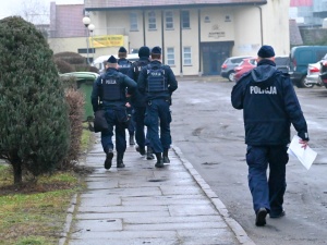 „Obszar rażenia wynosi kilometr”. Trwa ewakuacja mieszkańców Klinisk Wielkich