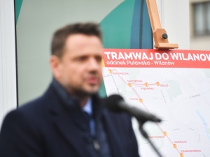 Trzaskowski uspokaja, ze miasta nie mogą wprowadzać ograniczeń żywności. A tymczasem na stronie C40 Cities...