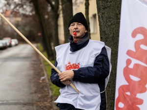 [Fotorelacja] Poznań. Pikieta pod siedzibą Wód Polskich 