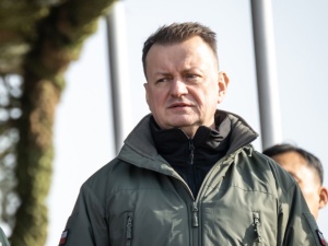 Polska fortyfikuje granicę z Rosją. Szef MON publikuje zdjęcia