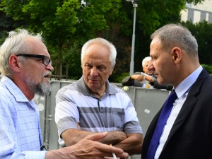 [Nasza fotorelacja] Kasprzak. Kalisz. Niesiołowski. Protesty przed Sejmem i Pałacem Prezydenckim